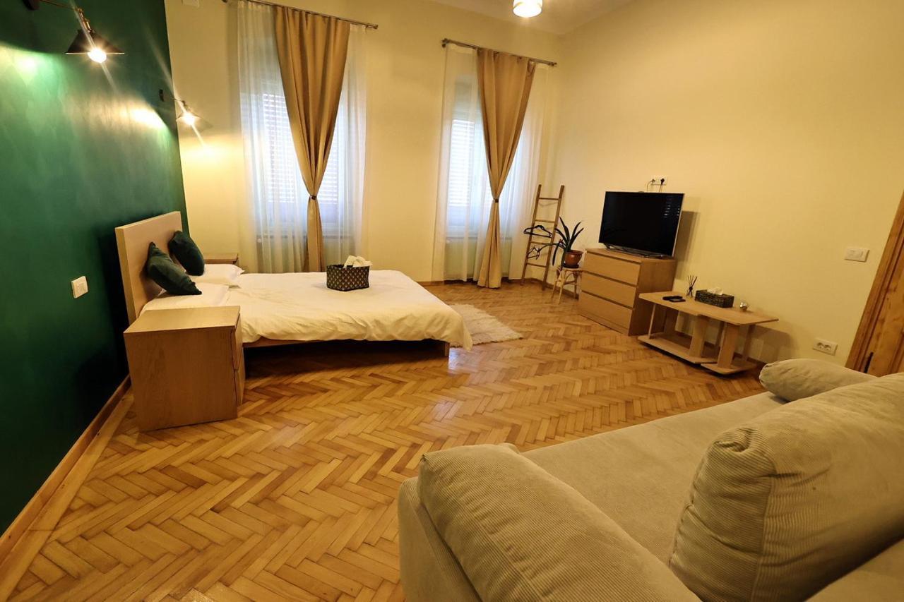 Branko'S Residence Timişoara Buitenkant foto